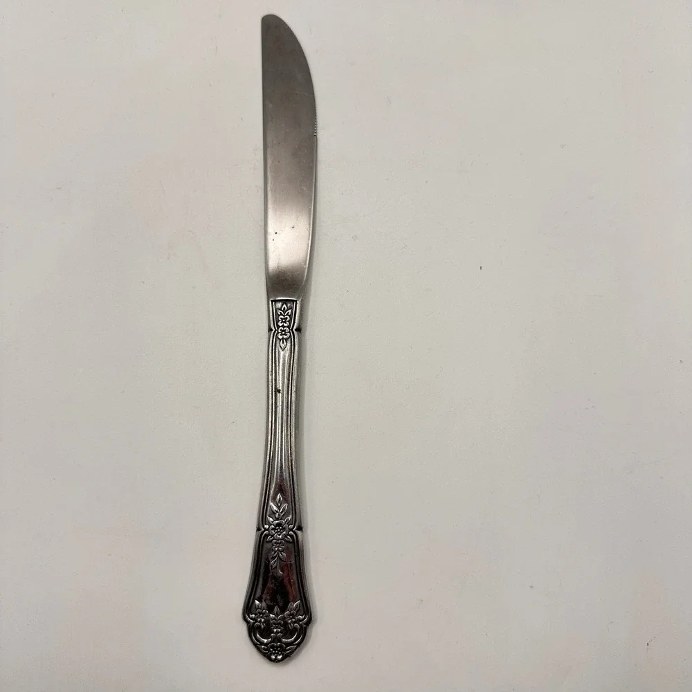 Rogers‎ & Co Stainless Korea Floral Dinner Knife Vintage Silverware Alexis